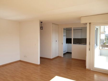 Living in a family-friendly neighborhood! - Photo 2