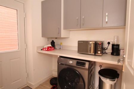 3 bedroom detached house to rent - Photo 4