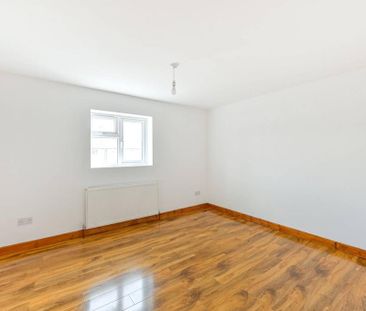 3 bedroom end of terrace house to rent - Photo 4