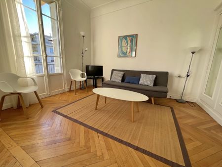 Superbe 2 pièces meublé Carré d'Or - Photo 3