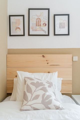 Cozy room with balcony in Cuatro Caminos - Photo 3