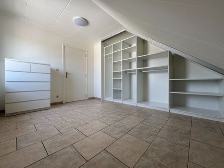 Zeer ruime huurwoning met o.a. 3 slpks en garage - Foto 5