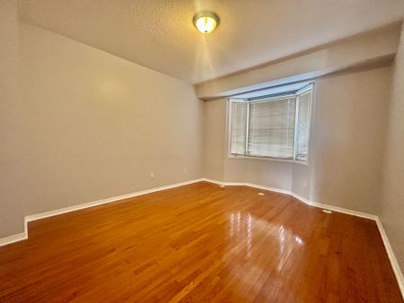 For Lease - 6620 Opera Glass Crescent, Mississauga, Ontario - Photo 4