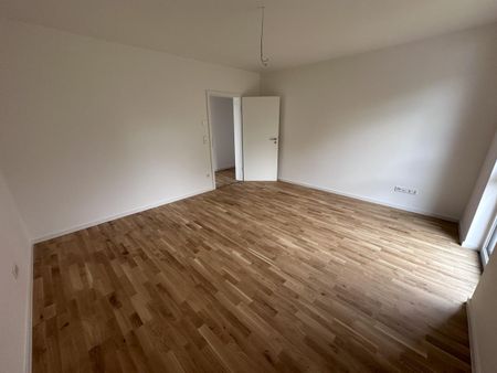 In toller Lage: Wunderschöne, moderne und lichtdurchflutete 3 Zimmer-Wohnung mit Balkon, Dahlienweg 1a, Burgsolms - Photo 4