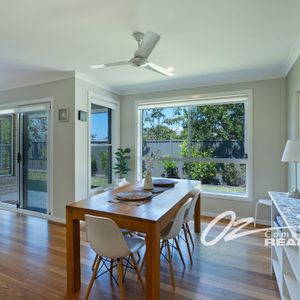 Spacious 4-Bedroom Fully Furnished Home - Photo 2