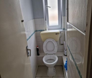 1 bedroom in a house share to rent - Photo 6