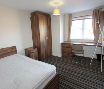 5 bedroom flat to rent - Photo 3