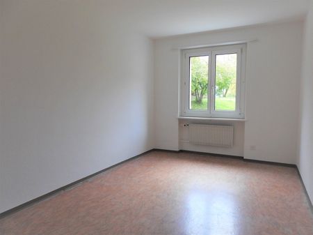 "schöne 4-Zimmer-Wohnung mit Balkon in ruhigem Wohnquartier" - Photo 2