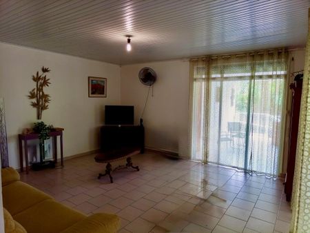 Location Appartement 4 pièces Meublé 93m² LE GOSIER 97190 - Photo 2