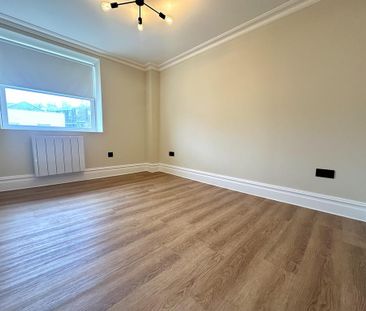 3 bedroom flat to rent - Photo 2