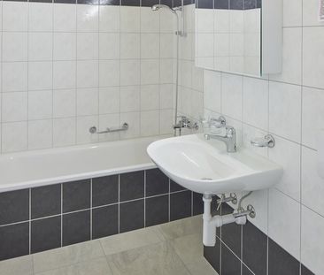 MIETEN OHNE KAUTION - Ruhige Überbauung am Waldrand und doch zentral - Photo 1