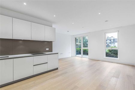 Pinewood Gardens, Teddington, Middlesex, TW11 9FJ - Photo 4