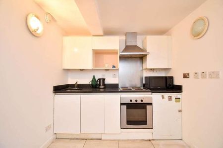 Lee High Road, London, SE12 - Photo 2
