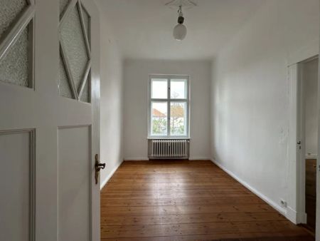 Großzügig geschnittene Balkon-Wohnung im grünen Berliner Süden, in Lankwitz ***EBK***Wannenbad***Parkett/Dielen*** - Photo 3