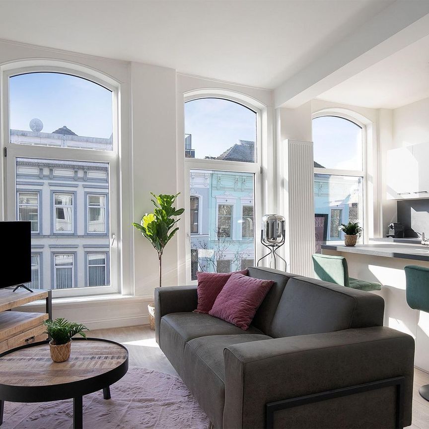 Appartement te huur: Van Oldenbarneveltstraat 135-B02 3012 GT Rotterdam - Photo 1