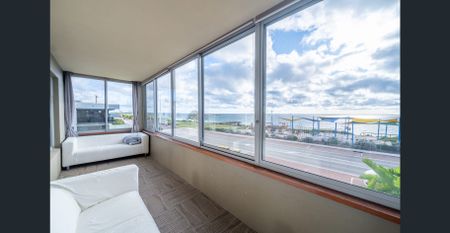 ON THE BEACH! - Photo 3