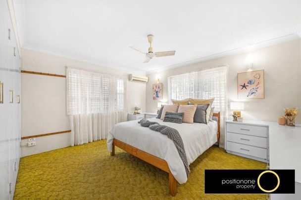 Move in before Christmas! Ideal location! - Photo 1