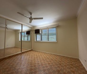 CHARMING 3 BEDROOM HOME IN WULGURU + SOLAR + ADDITIONAL UTILITY ROOM! - Photo 2