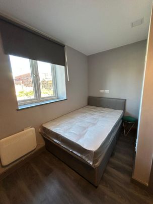 Studio to rent - Photo 1