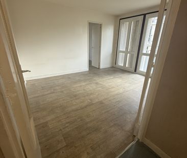 3 pièces 54.77 m² F3 de 54,77 m² + garage et caves - Photo 1