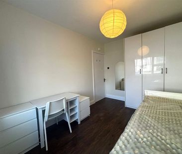 Seapark, Mount Prospect Avenue, Clontarf, Dublin 3 - Photo 4