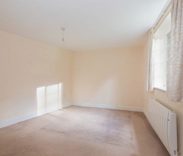 Secluded Elegance, Detached Bungalow in the Heart of Dorney’s Pictu... - Photo 3