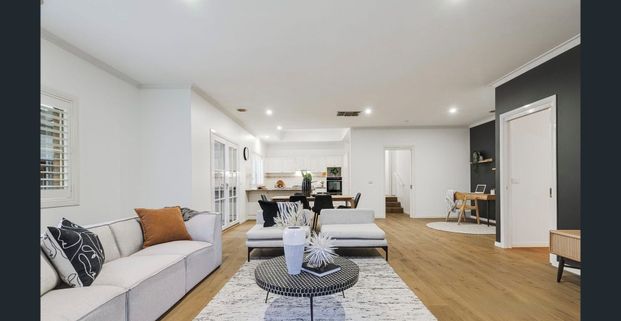 Family Paradise in Berwick: 4 Bedrooms Close to Schools & Transport!! - Photo 1