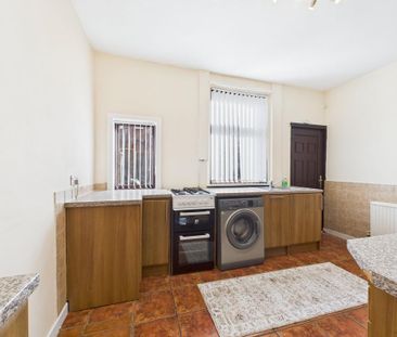 2 bedroom terraced house to rent - Photo 4