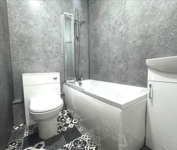 3 bedroom end of terrace house to rent - Photo 4