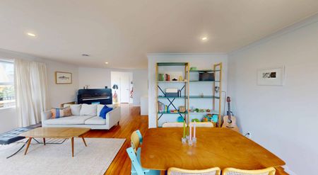 St Johns Hill - 2 Bedrooms - Photo 3