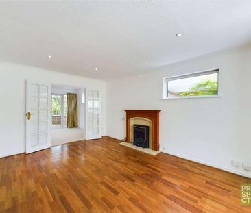 Grand Avenue, Camberley, Surrey, GU15 - Photo 1