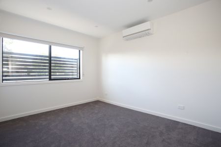 2/3 Roderick Street, Doncaster East - Photo 3