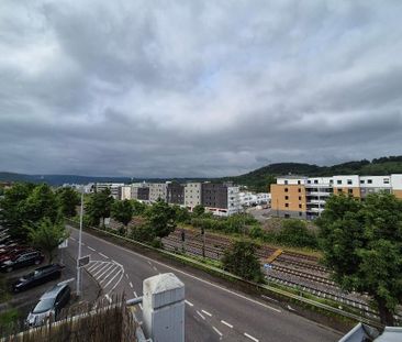 Wunderschöne und geräumige 3 ZKB Wohnung mit 4. OG mit Balkon - Photo 3