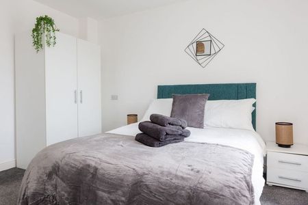 4 Bed Terraced House, Stanley Rd, L5 - Photo 5