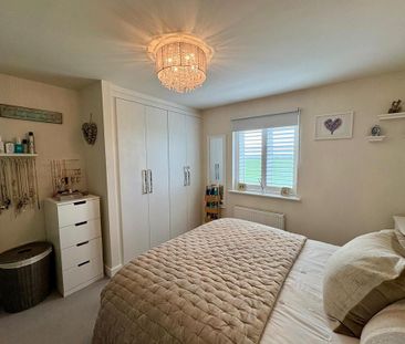 4 bedroom detached house to rent - Photo 4