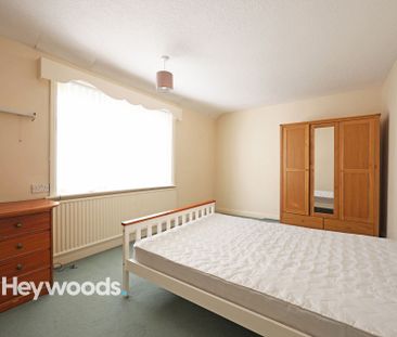 3 bed terraced house to rent in Wesley Place, Newcastle, ST5 - Photo 2