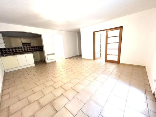 Location Appartement 4 pièces 84 m2 à Aubagne - Photo 1