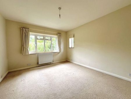 3 bedroom detached house to rent - Photo 2