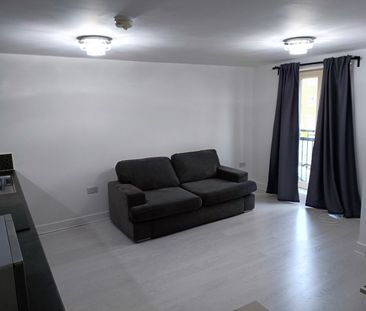 2 Bed Terraced House, Holts Crest Way, LS12 - Photo 1