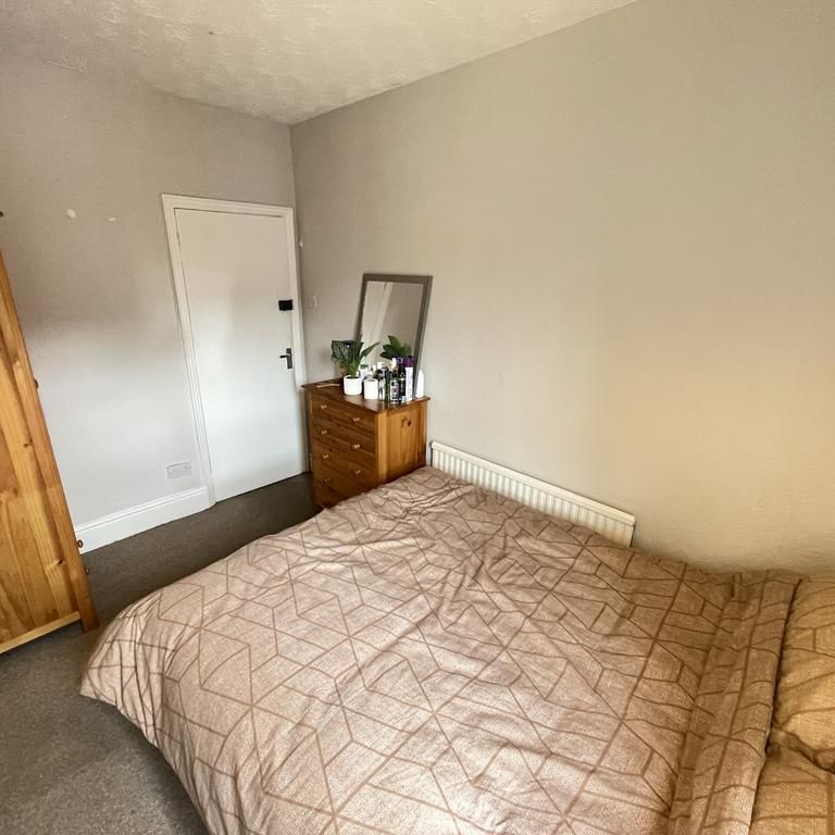 4 bedroom terraced house to rent - Photo 1