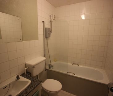 Room in a Shared Flat, Market Square, E14 - Photo 5