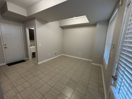 For Lease - 102 Harbourside Drive, Whitby, Ontario - Photo 5