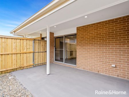 2/13 McGlinchey Crescent, Thornton, NSW 2322 - Photo 2