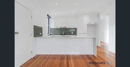 Low maintenance 3 Bedroom Living in Great location - Photo 5