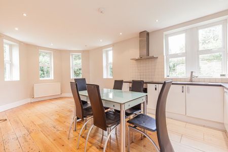 3 bedroom detached house to rent - Photo 2