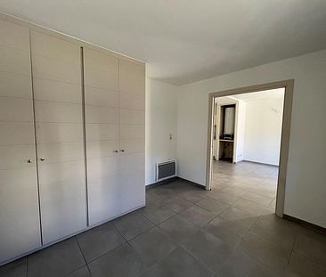 location Appartement F2 DE 33.6m² À VILLENEUVE LES AVIGNON - Photo 1