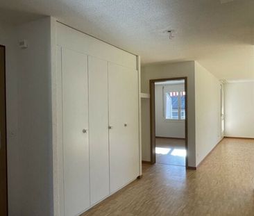 BÖSINGEN (FR) - 4.5 Zimmerwohnung im 1. Stock - Foto 1