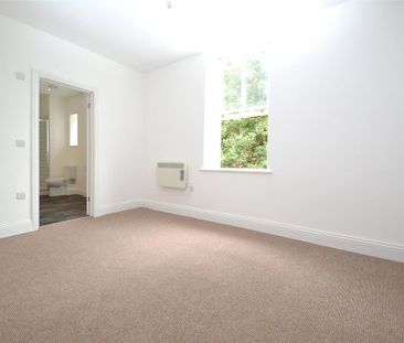 4 bedroom apartment to rent - Photo 3