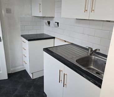 2 Bed Terraced House, Matthew Street, CH44 - Photo 5