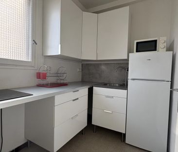 Location Appartement 1 pièce 30m² MARSEILLE 8ème - Photo 4